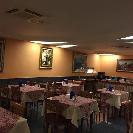 & Restaurant Garda Otel 3*
