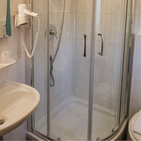 & Restaurant Garda Hotel 3*