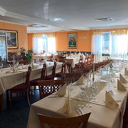 & Restaurant Garda ホテル