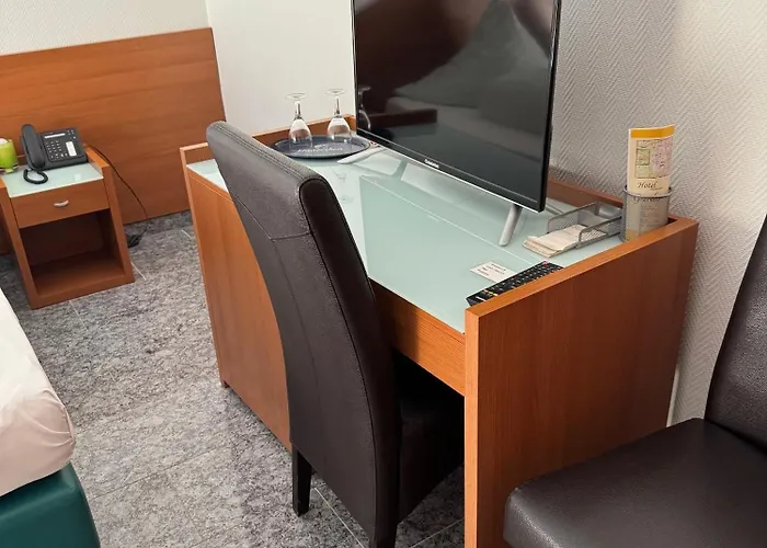 & Restaurant Garda Отель