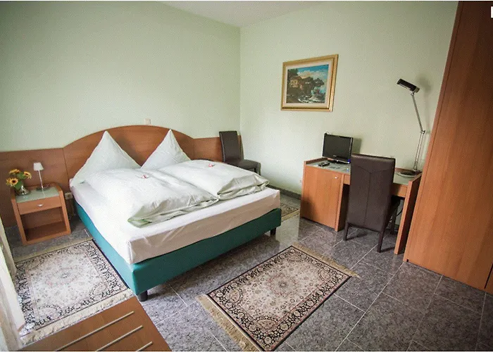 & Restaurant Garda Отель