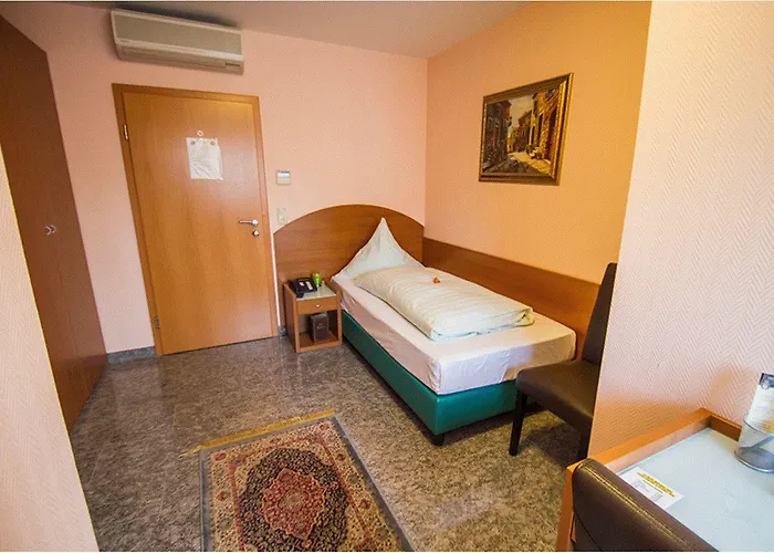 Отель & Restaurant Garda